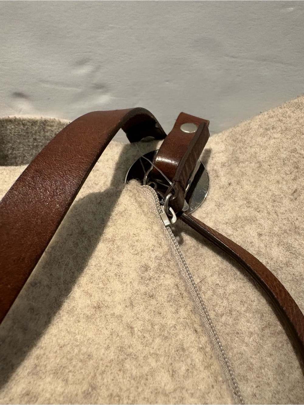 Banana Republic Cream Wool Blend Felt Shoulder Tote with wristlet. Classic! - Picture 3 of 11